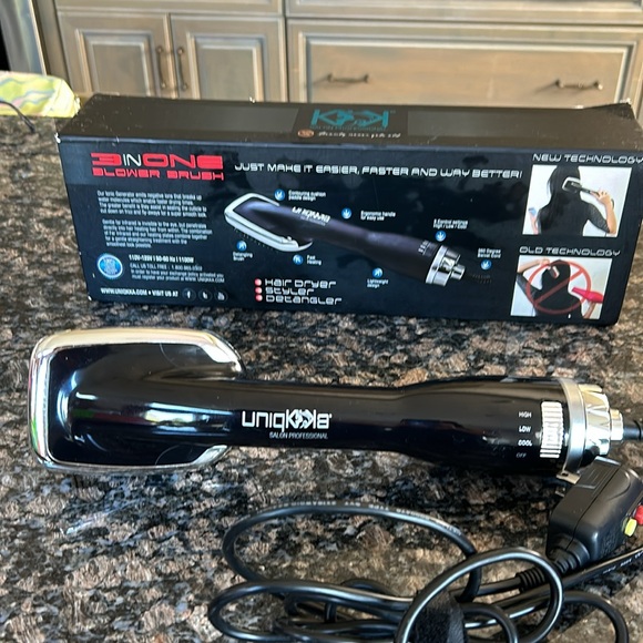 UNIQKKA 3 IN ONE BLOWER BRUSH NWT - Picture 7 of 8